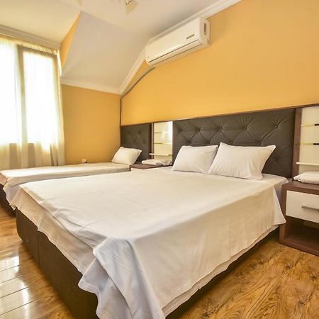 Family Apartments Батумі Екстер'єр фото