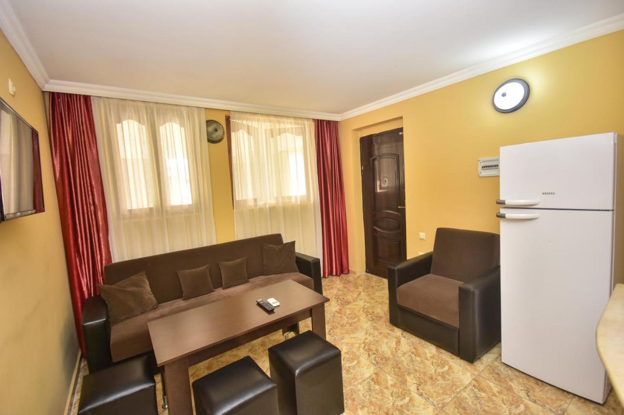 Family Apartments Батумі Екстер'єр фото