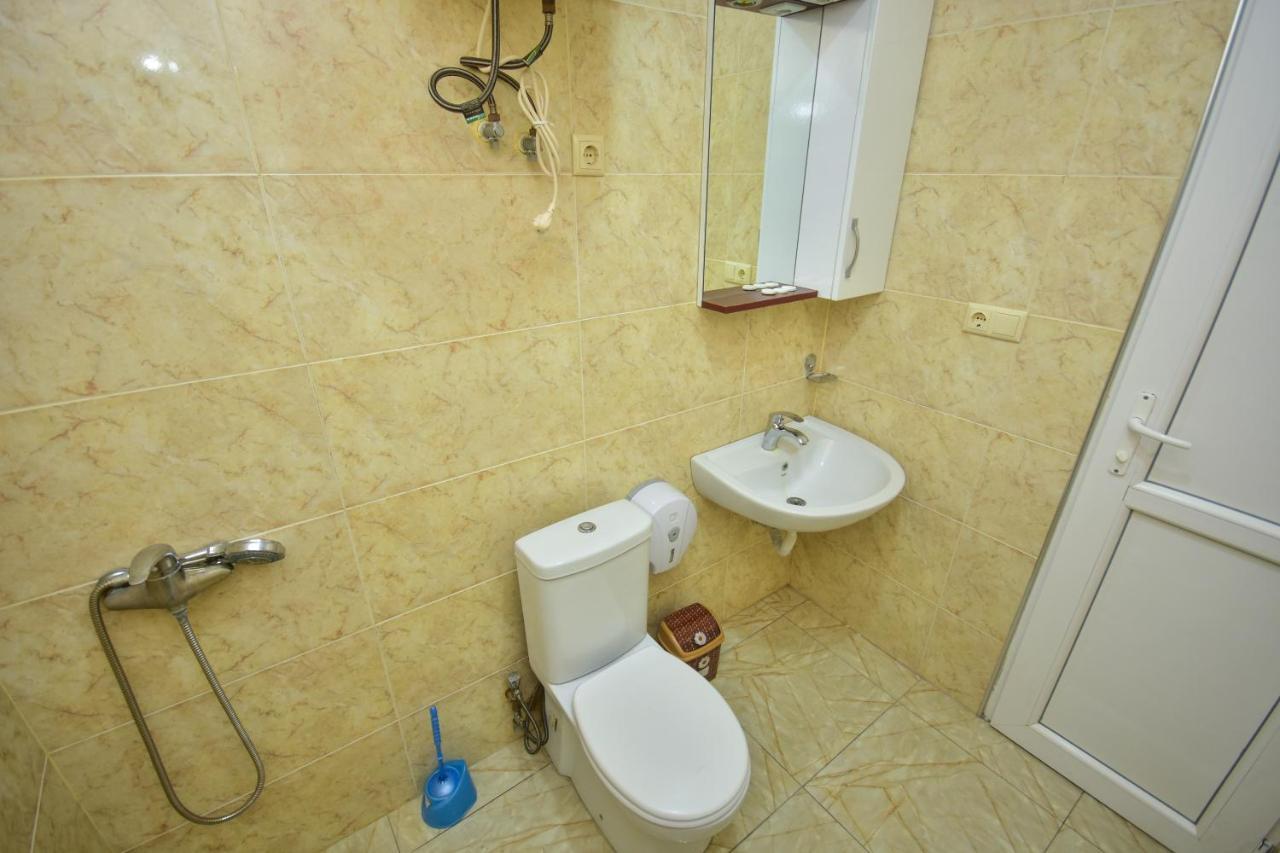Family Apartments Батумі Екстер'єр фото