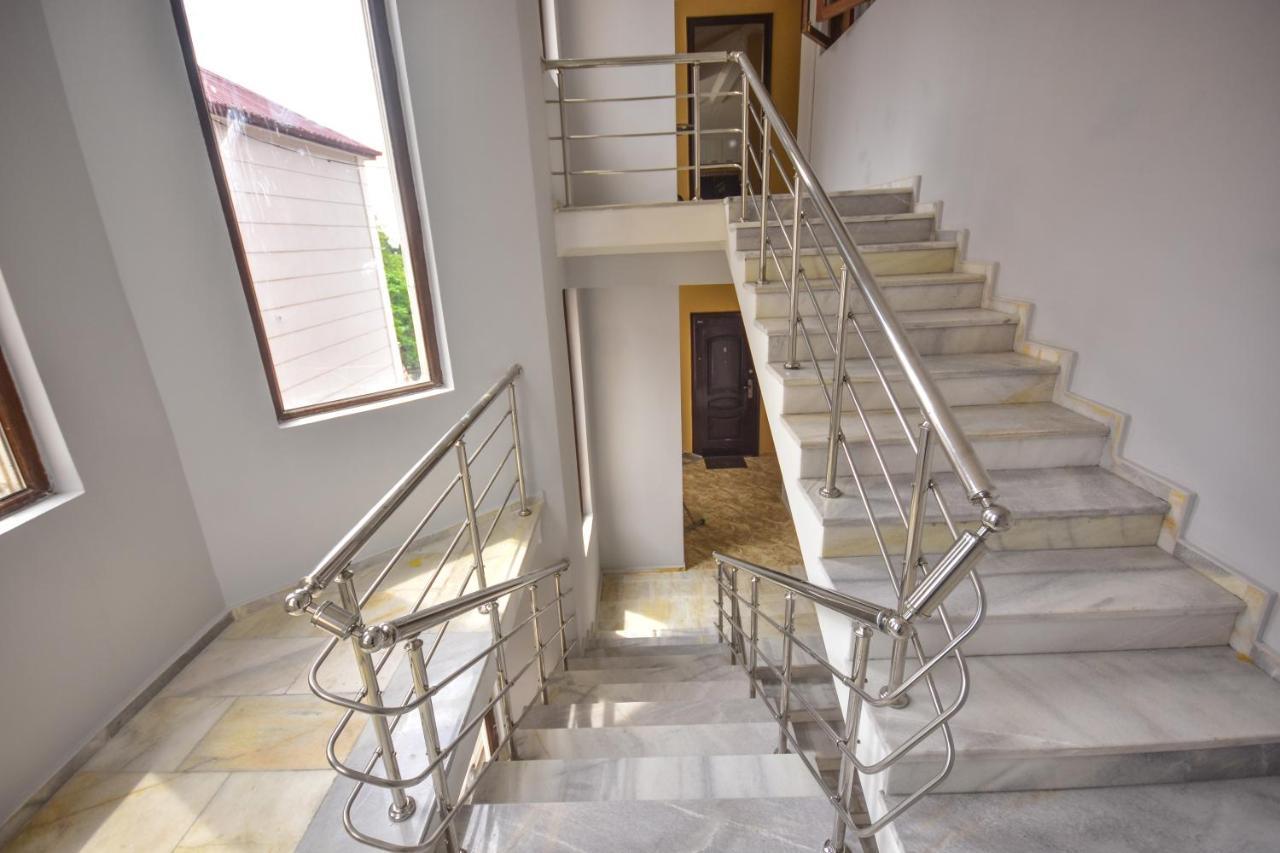 Family Apartments Батумі Екстер'єр фото