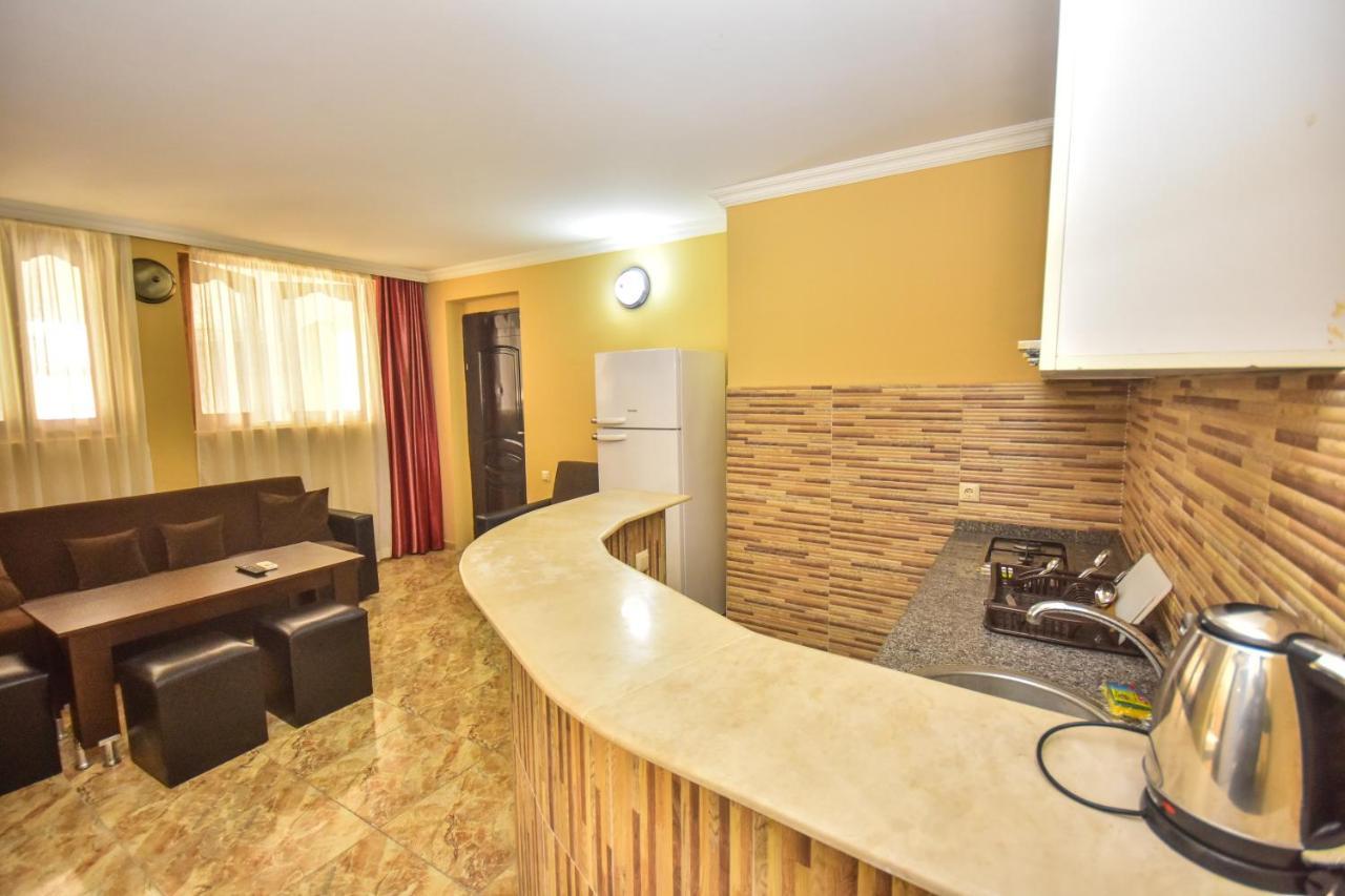 Family Apartments Батумі Екстер'єр фото