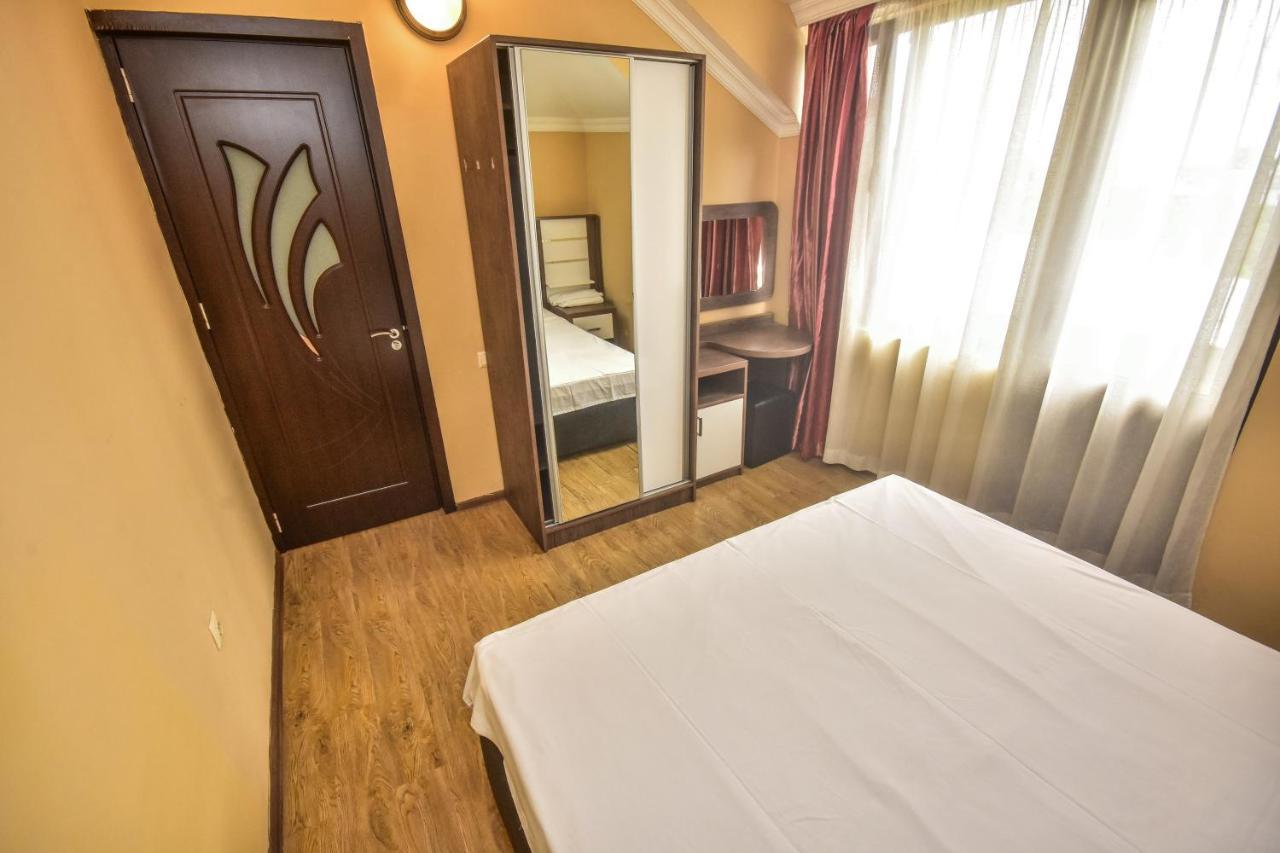 Family Apartments Батумі Екстер'єр фото