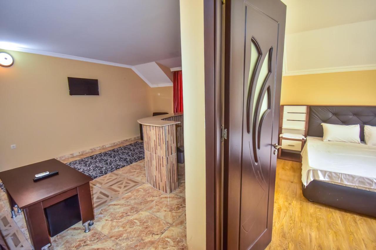 Family Apartments Батумі Екстер'єр фото