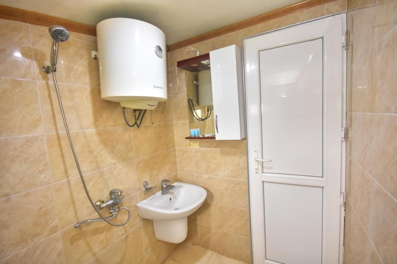 Family Apartments Батумі Екстер'єр фото
