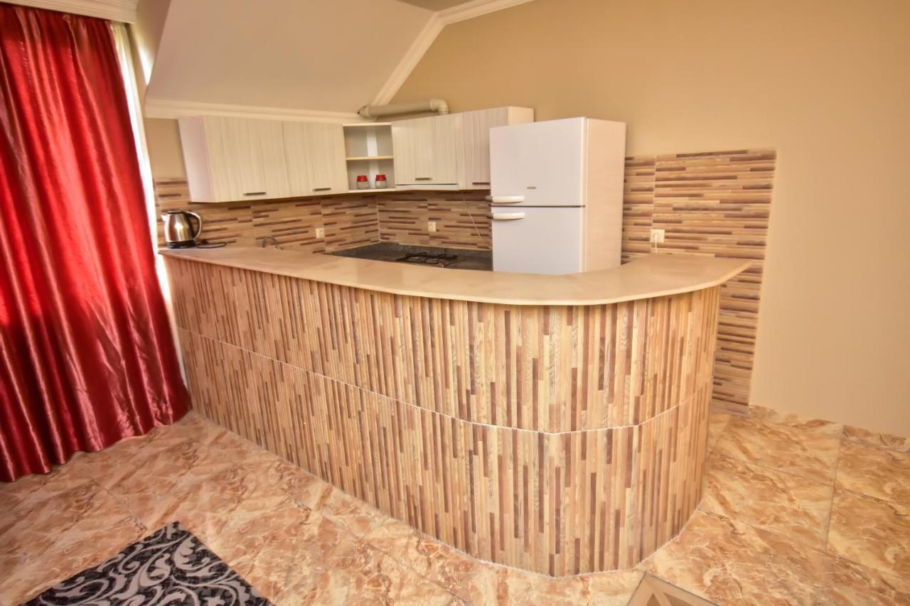 Family Apartments Батумі Екстер'єр фото