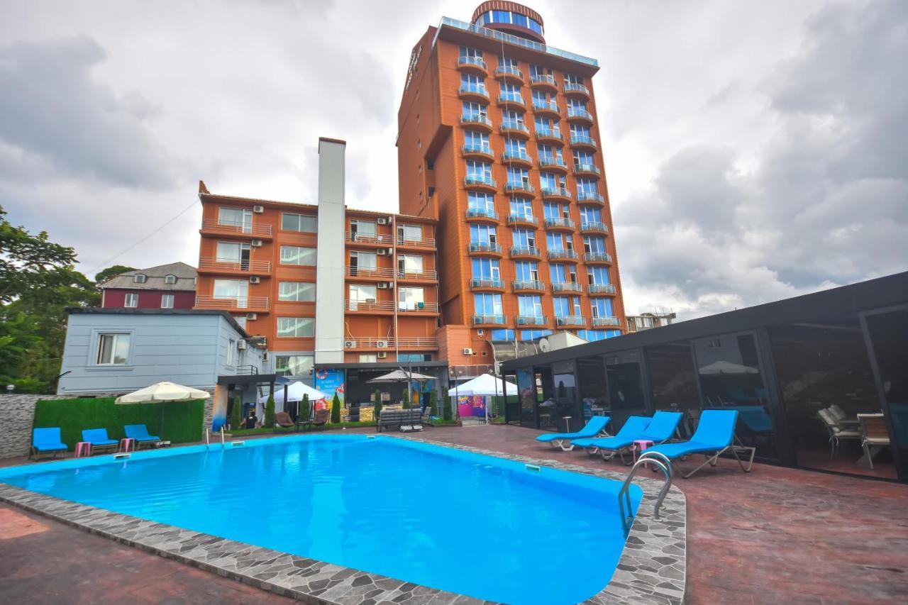 Family Apartments Батумі Екстер'єр фото